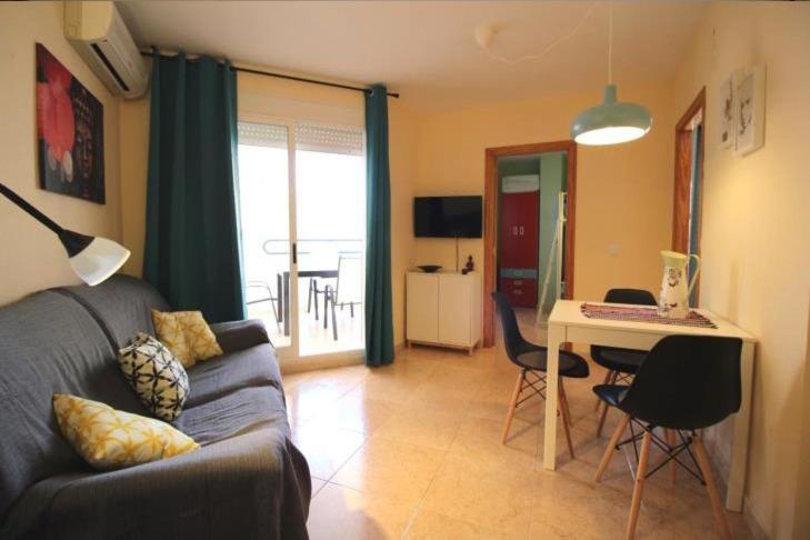Alojamiento entero. Piso 2 dormitorios Oropesa del Mar Exterior foto